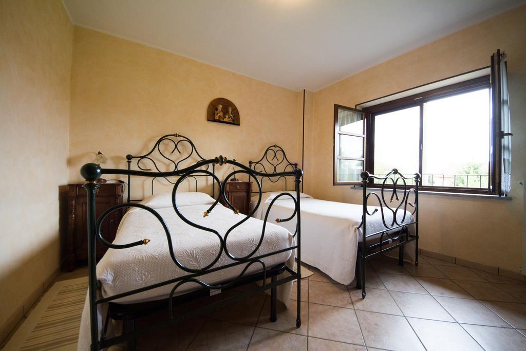 Agriturismo La Ca 'D Majin Poirino Δωμάτιο φωτογραφία